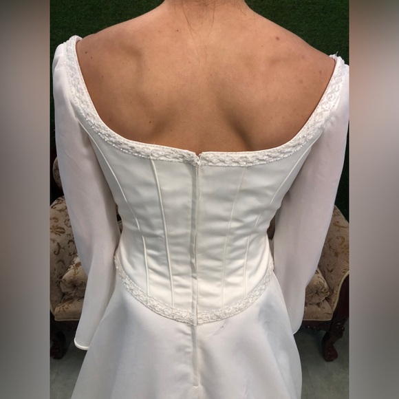 Bridgerton Wedding Dress, BELL LONG SLEEVE, Square Scoop Neck, Aline Ballgown - Picture 4 of 15